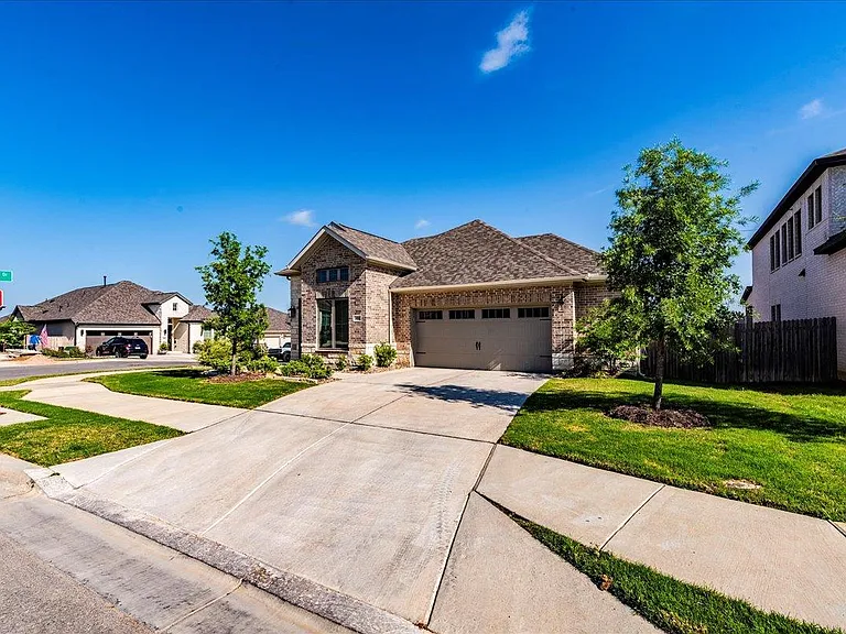 170 Alice Jane Ln — Photo 3