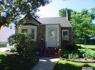 23 W Roosevelt Ave, Roosevelt, NY 11575