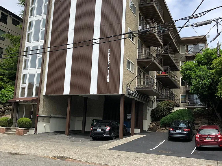 400 W Roy St #401 — Photo 19