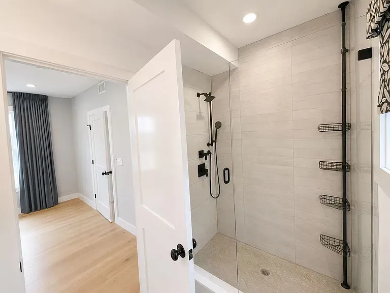 115 Beacon St #C — Photo 3