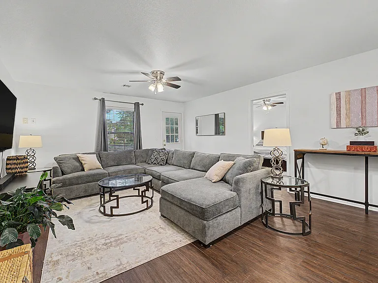 49 Holly Dr #B — Photo 8