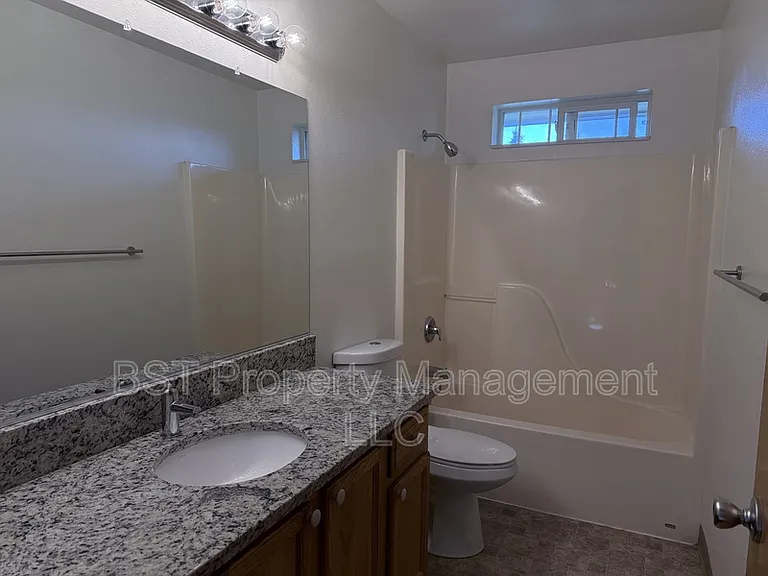 991 Mill St — Photo 21