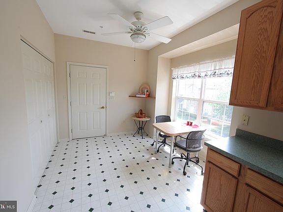 5th image of 58 Stuart Dr #58