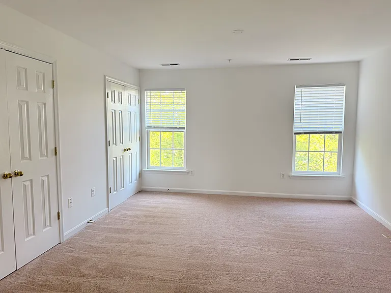 611 Tivoli Rd — Photo 15