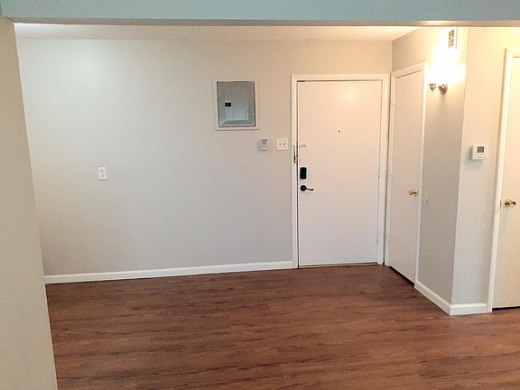 3rd image of 2140 Hampton Ave APT 106