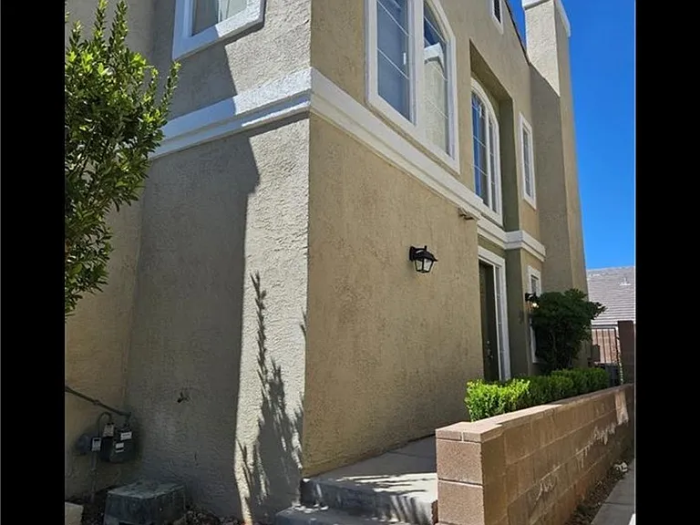 9116 Hampstead Ave — Photo 2