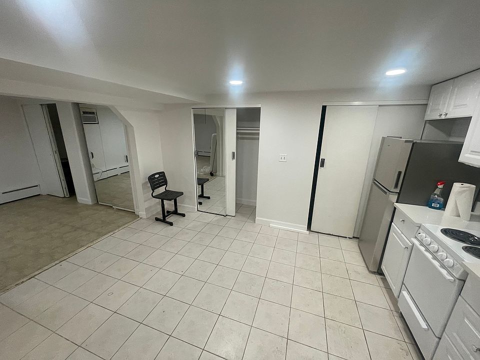 2nd image of 3008 Randall Ave #Gf