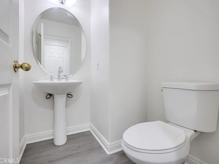 321 Riley Ct — Photo 27