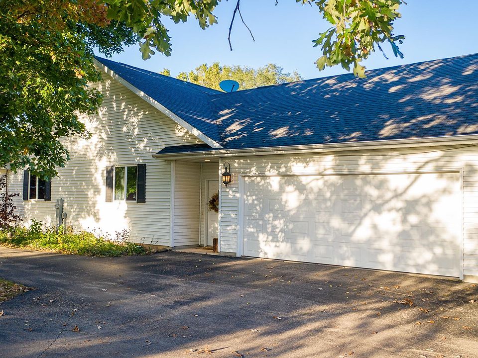 1561 Oakridge Rd, Neenah, WI 54956 Zillow