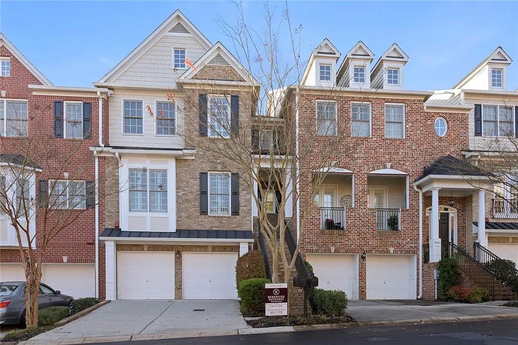 3 bed, 3.5 bath, 3500 sqft, $3,600 — Photo 2