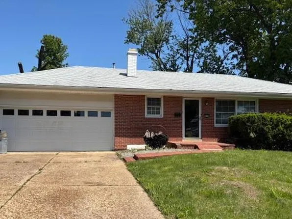 8521 Walton Woods Ct, Saint Louis, MO 63114