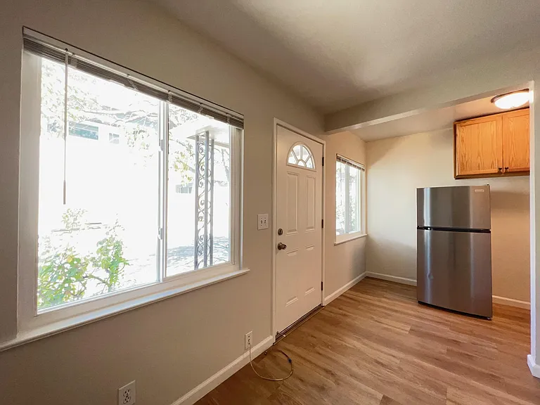 824 Adams St — Photo 3