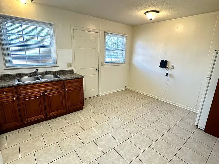 University Pointe Apartments — Photo 23