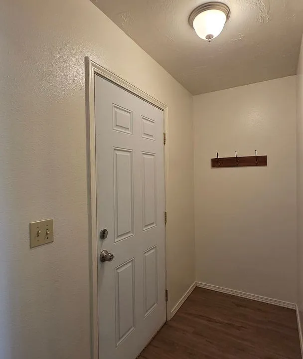 Building Photo 5