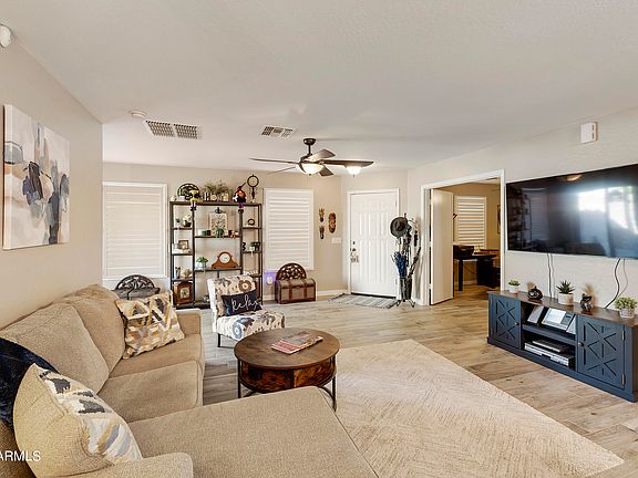 4th image of 362 E LESLIE Avenue
