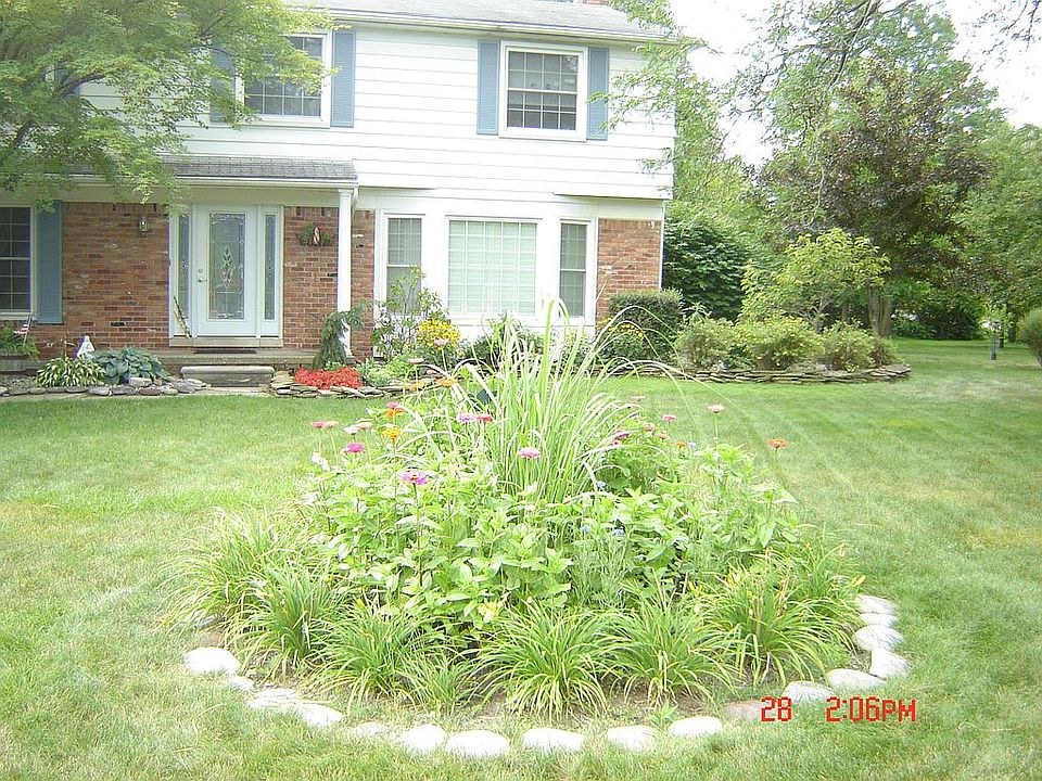 1st image of 32401 Cambridge St