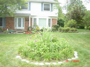 32401 Cambridge St, Livonia, MI 48154