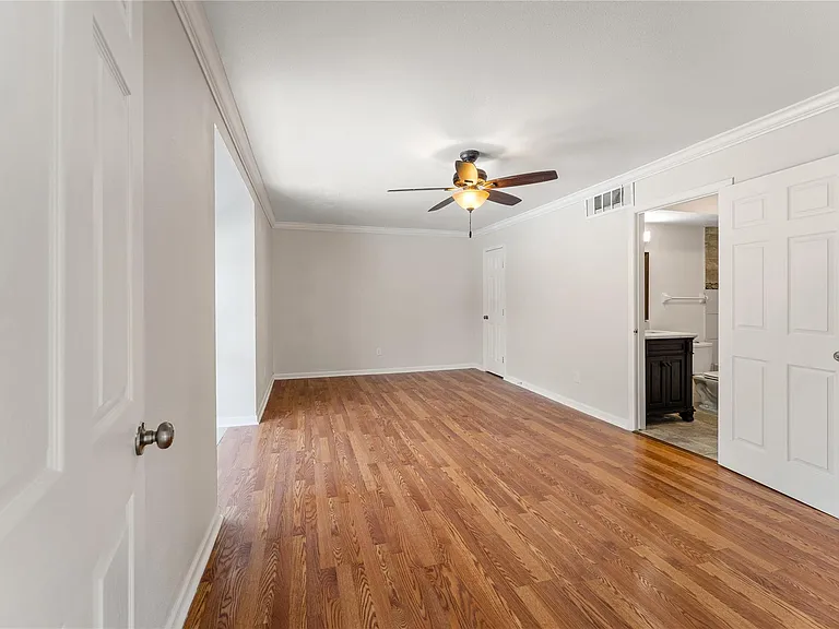 12633 Memorial Dr #50 — Photo 7
