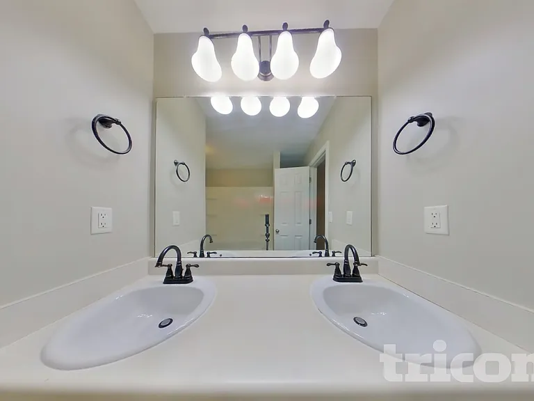 52 Spencer Ct — Photo 7