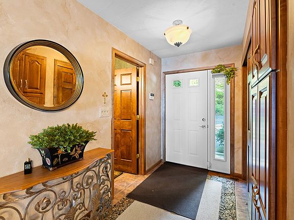 5th image of 5637 Bay Shore Dr Unit 4-3