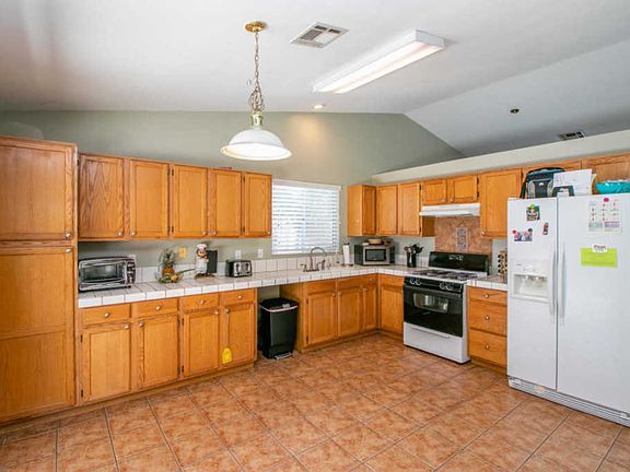 5th image of 6130 Plaza Ct