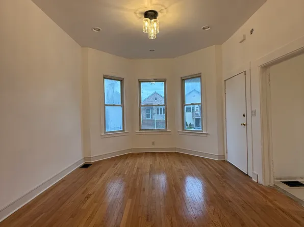 613 W 46th Pl, Chicago, IL 60609