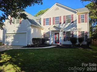 5708 Falls Ridge Ln, Charlotte, NC 28269