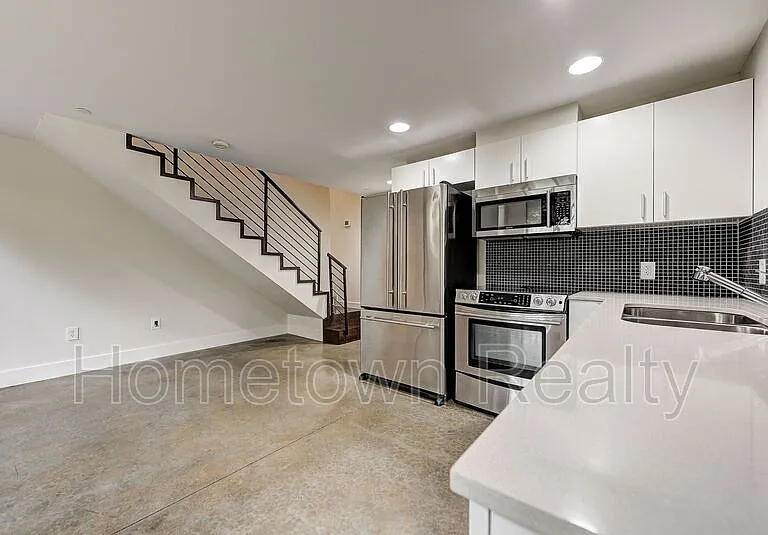 301 NE 4th St #2 — Photo 19