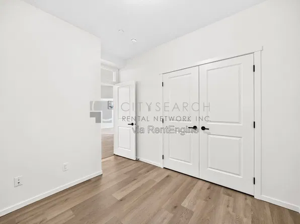 151 Legacy Main St SE #8317, Calgary, AB T2X 4A4