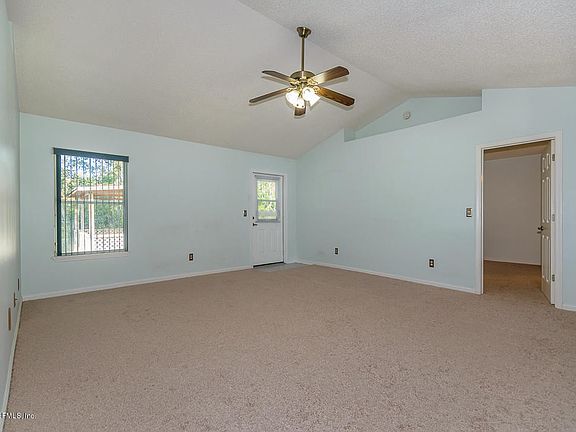 5th image of 1076 Jones Creek Dr
