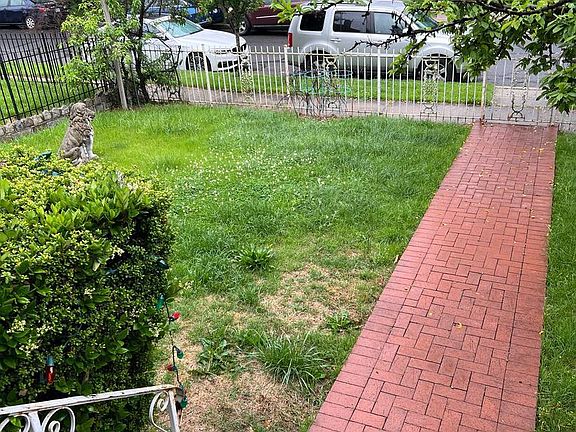 2nd image of 115 Quackenbos St NW