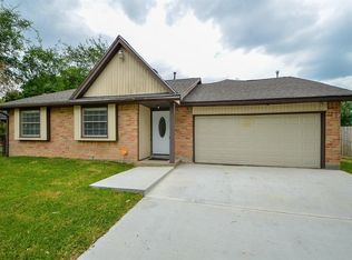 11806 Grapewood Dr, Houston, TX 77089