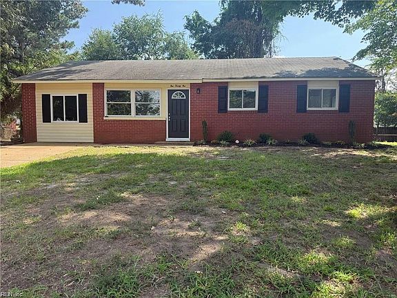 3rd image of 121 Duval Ct