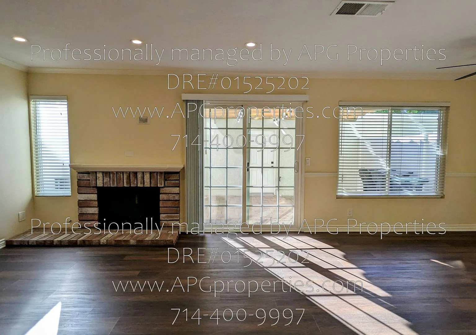 Beautifully Upgraded 2 bedroom / 2.5 bathroom Townhome in Prime Yorba Linda! — Photo 4