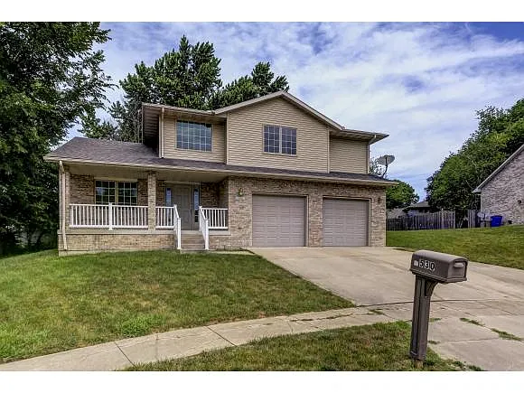 4530 Williamsburg Dr photo 1