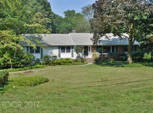7 Plymouth Dr, Upper Saddle River, NJ 07458