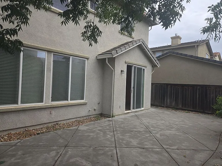 2435 Hanson Dr — Photo 14