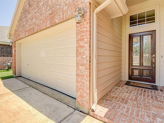 4th image of 18027 Parkwille Ln