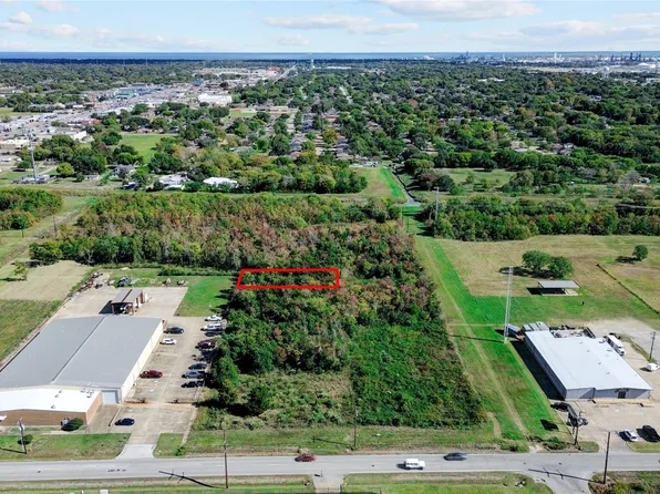 15 & 16 34th St N, Texas City, TX 77590