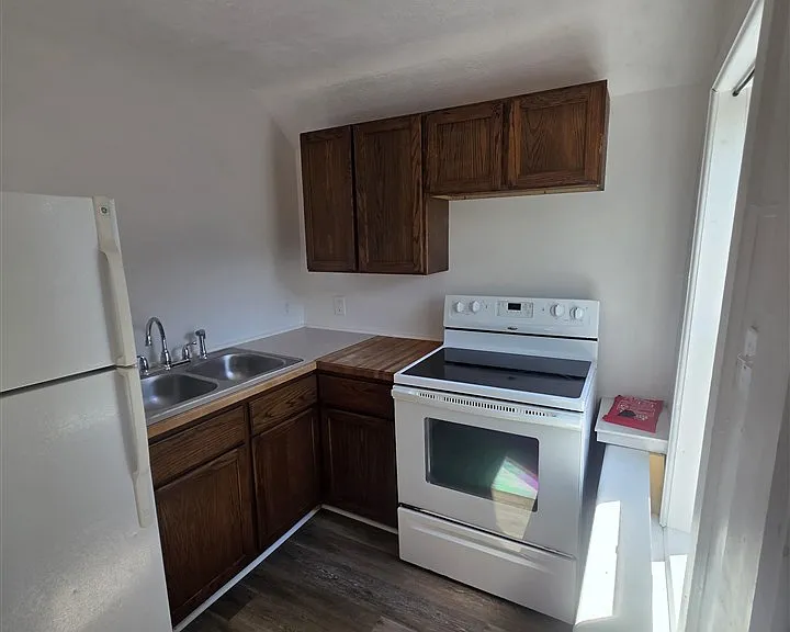 421 Monroe St #2 — Photo 6