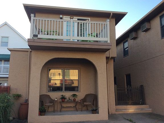 2nd image of 1208 Boulevard Unit 8