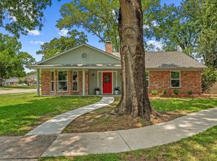 9863 Swan Ct, Conroe, TX 77385