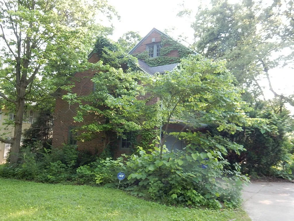 635 S Seigel St photo 1