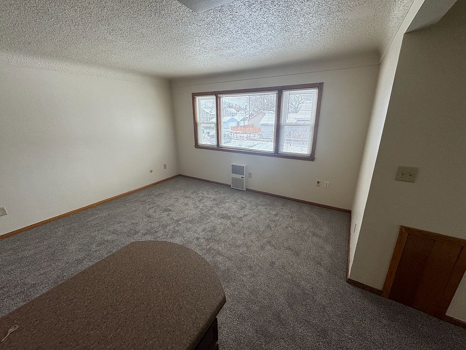 1st image of 400 Southview Blvd #11104548