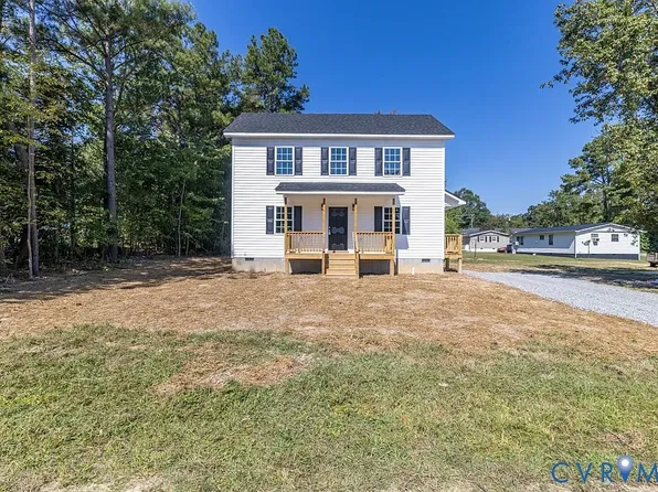 105 N Hurt St, Blackstone, VA 23824