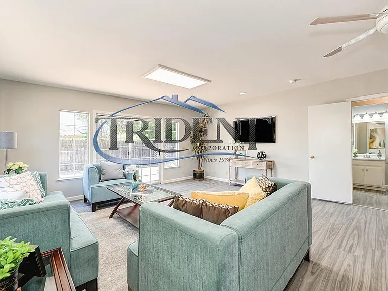 1561 Esplanade Way — Photo 10