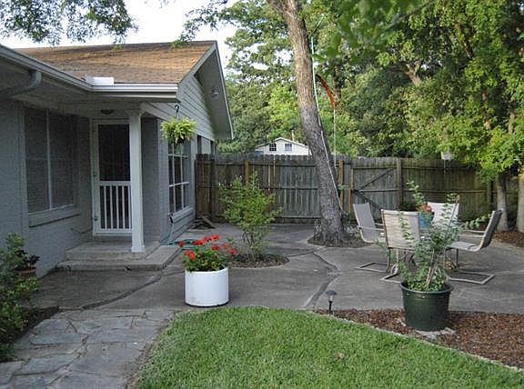 3rd image of 2020 Enfield Dr