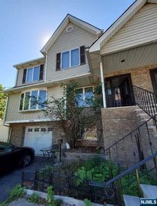 180 Myrtle Ave, Fort Lee, NJ, 07024