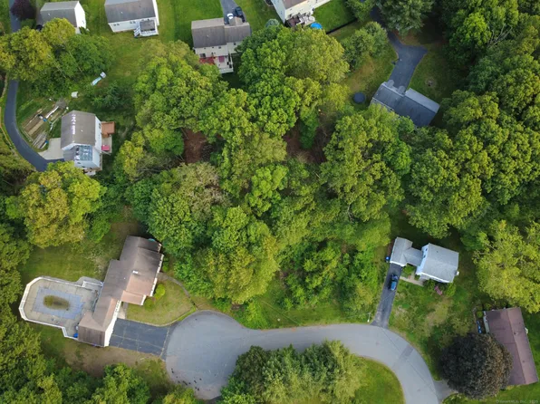 9 Newton Place, Norwich, CT 06360