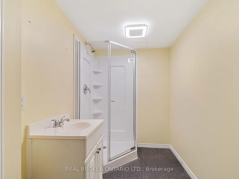18 Julie Dr — Photo 20